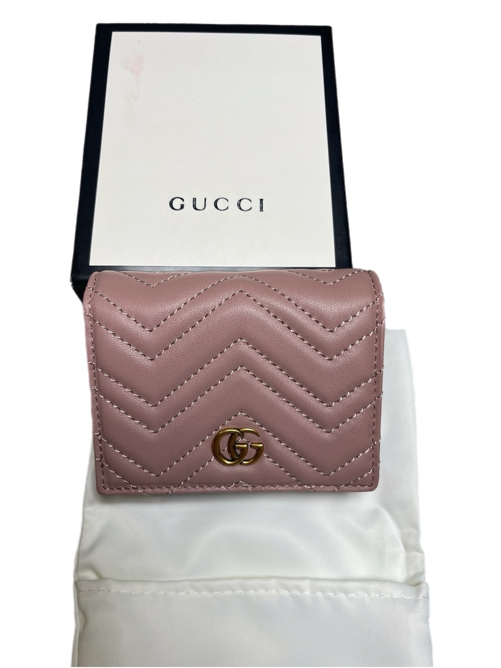 LIKE NEW! Gucci Chevron Quilted Leather Wallet in Original Box & Dust Bag